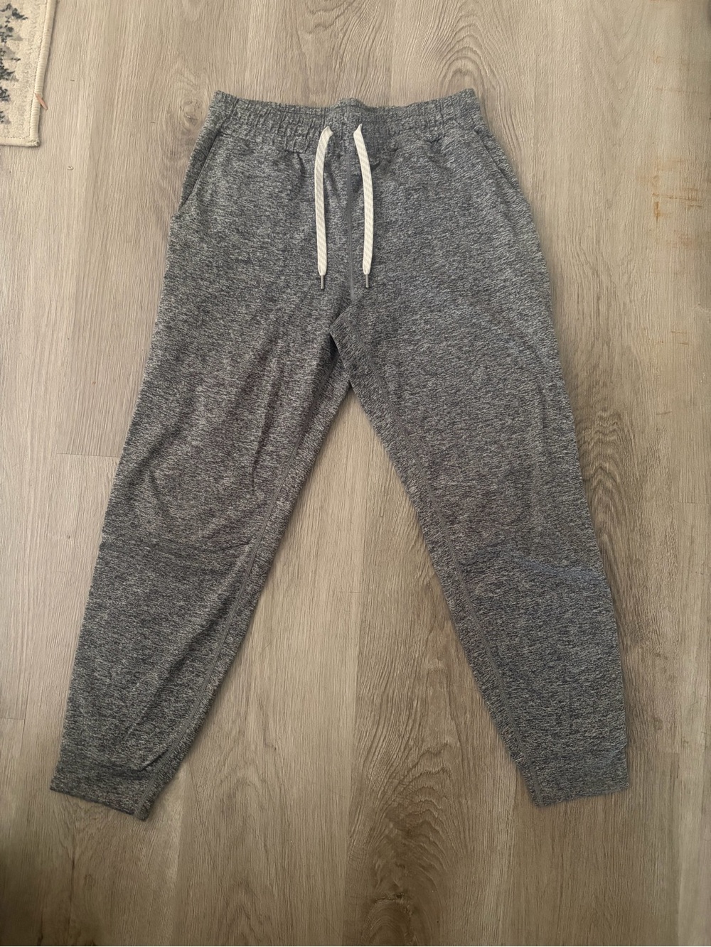Vuori Heather Grey Women's Jogger Pants